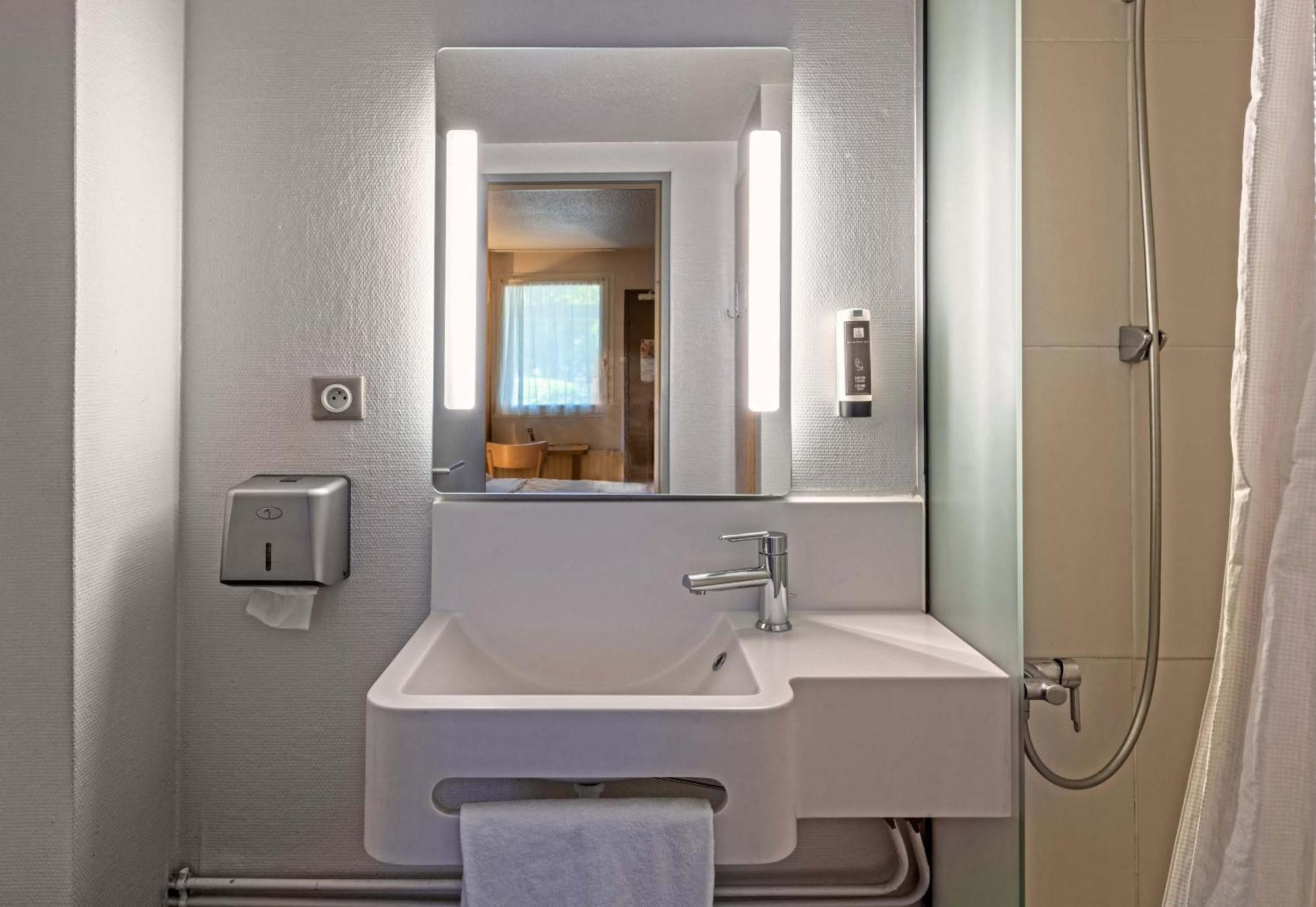 B&B Hotel Morlaix Saint-Martin-des-Champs  Luaran gambar