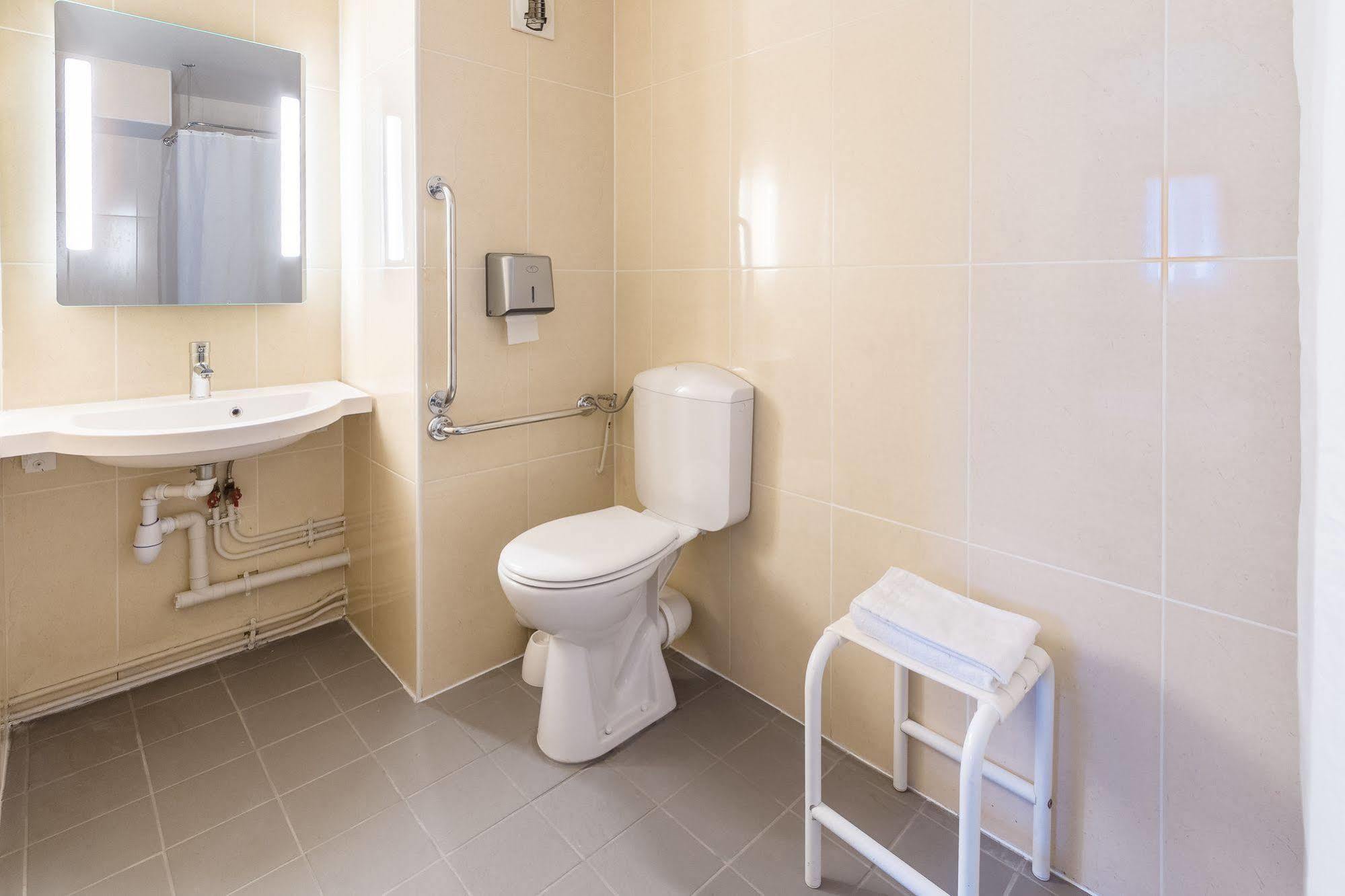 B&B Hotel Morlaix Saint-Martin-des-Champs  Luaran gambar
